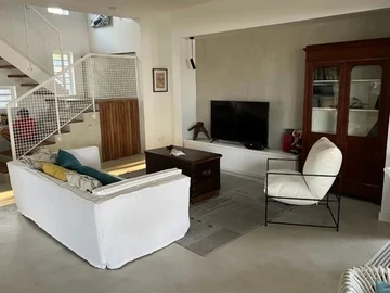 6 Bedroom Villa