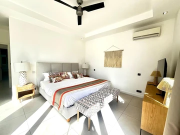 4 Bedroom Villa