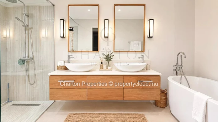 3-bedroom ground-floor apartment in the heart of Rivière Noire's nautical universe