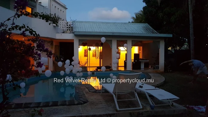 Villa de luxe de 4 chambres à vendre à Pereybere