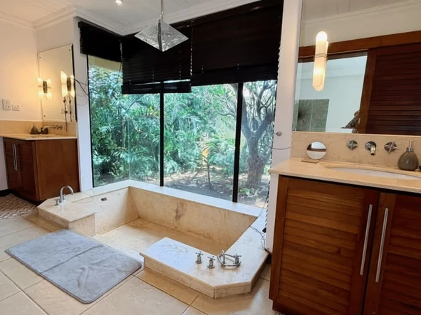 4 Bedroom Villa