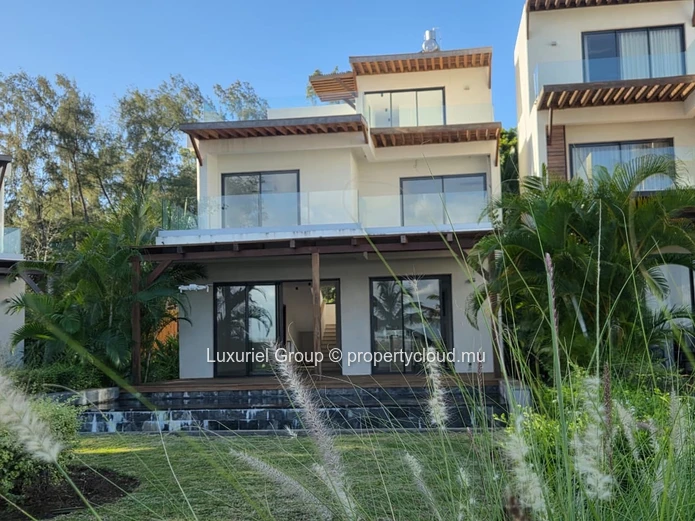 Villa D’Exception En Front De Mer À Poste Lafayette
