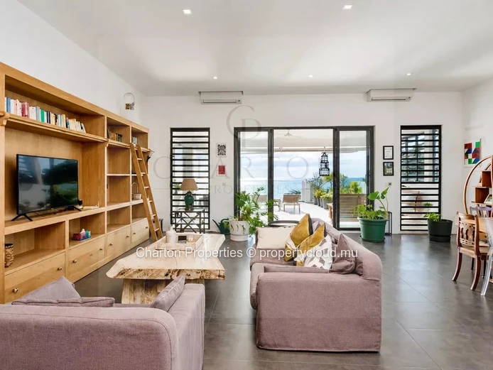 Penthouse d’exception pieds dans l’eau à Péreybère