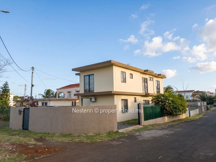  Belle Maison Semi-Meublée dans un Quartier Paisible  
