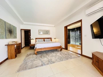4 Bedroom Villa
