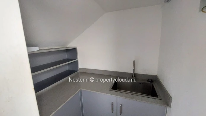 Commercial space for rent in Mon Choisy – Prime location near the golf course