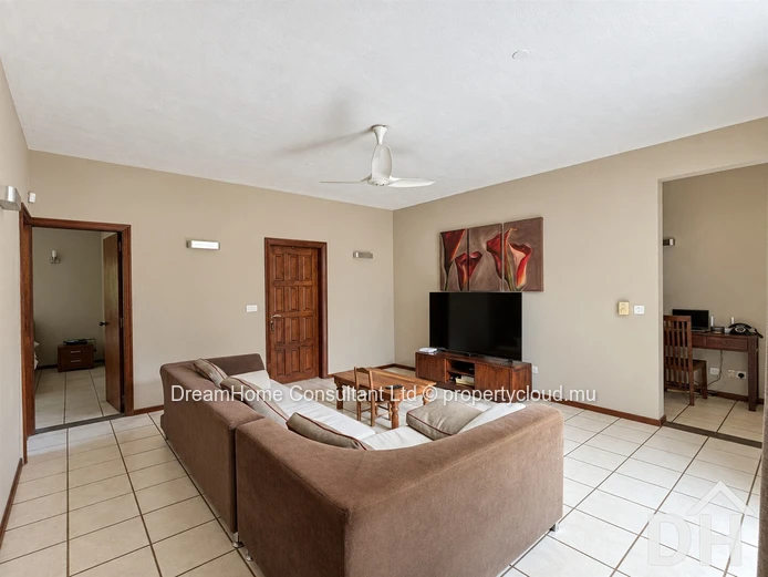 Maison meublée de 3 chambres avec bureau à louer à Tamarin