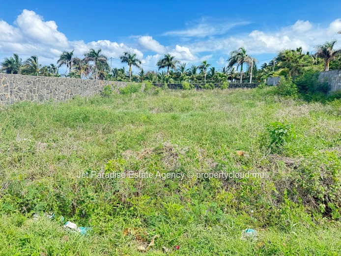 Exclusive Sea-View Plot in a Secure Gated Community – Les Jardins d’Anna Phase 1