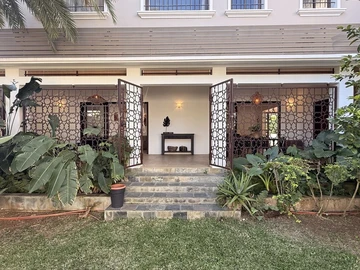 6 Bedroom Villa