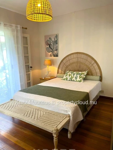 Exceptional villa with neo-colonial charm