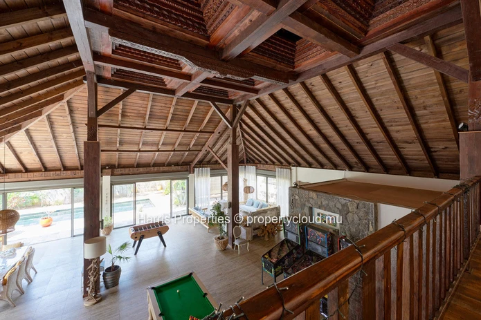 Magnificent Balinese-style RES villa for sale in a secure residential complex in Grand Baie