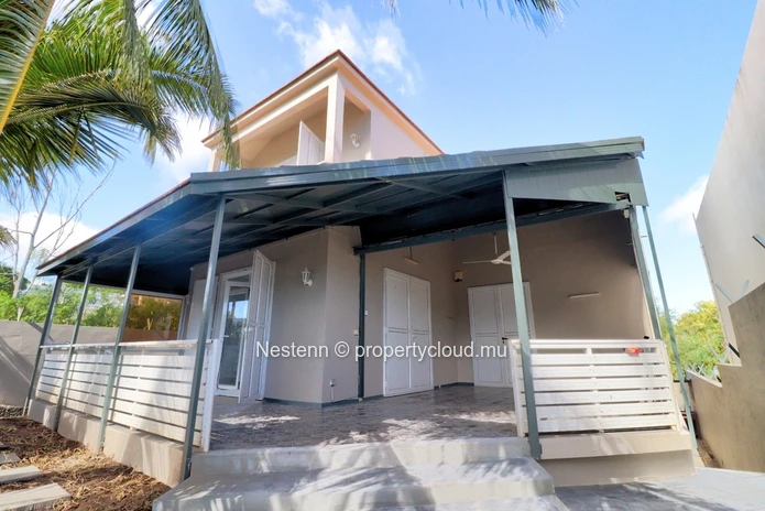 Renovated villa of 3 bedrooms close to the beach