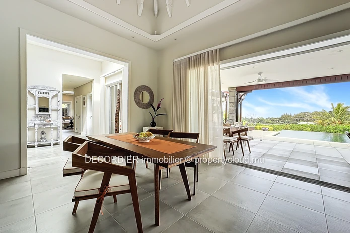 Magnifique villa située à Villa Valriche - accessible aux étrangers