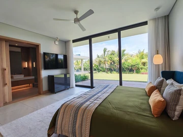 5 Bedroom Villa