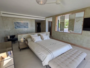5 Bedroom Villa