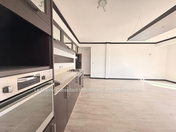 3-bedroom apartment - Sea and mountain view in Beau Bassin