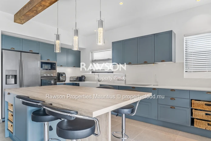 3 En-Suite Bedroom Penthouse | Sea View | Private Pool | Saint-Antoine