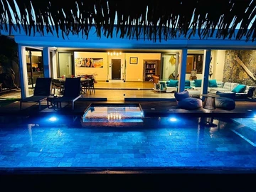 6 Bedroom Villa