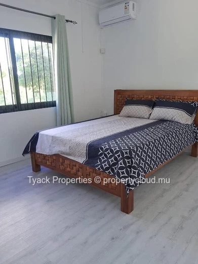 Villa Meublée de 4 Chambres avec Piscine à Vendre à Calodyne