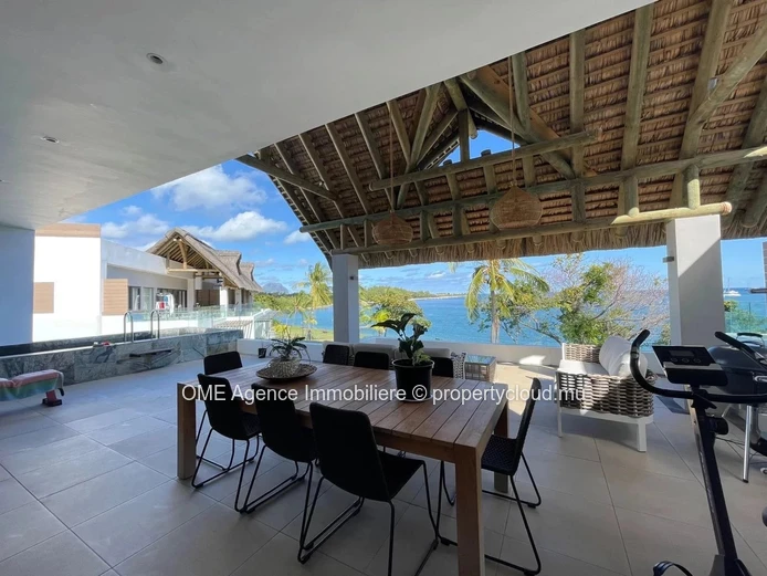 RIVIERE NOIRE - Penthouse en front de mer - 4 chambres