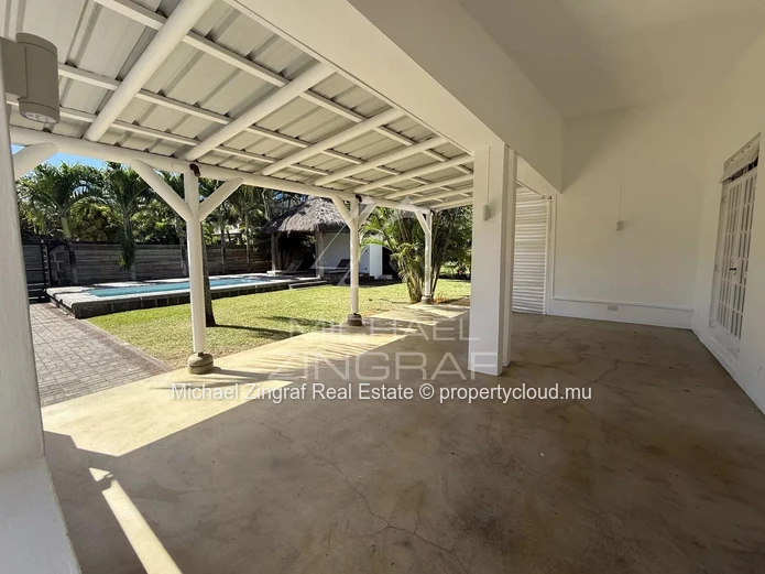 Maison familiale avec piscine à Pointe aux Canonniers
