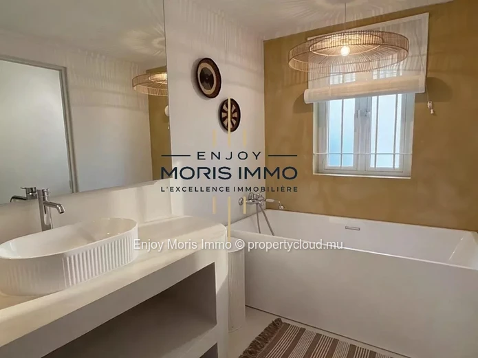 Modern Villa with Swimming Pool – For rent in Calodyne