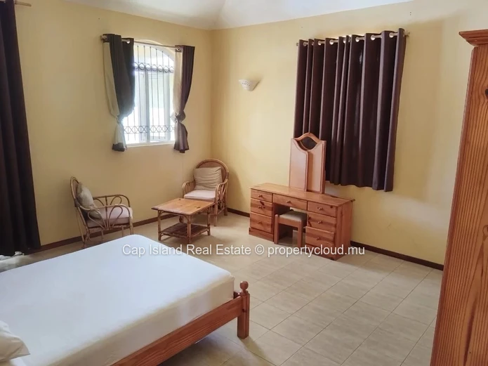 À Vendre – Villa Spacieuse avec Cottage Privé à Péreybère