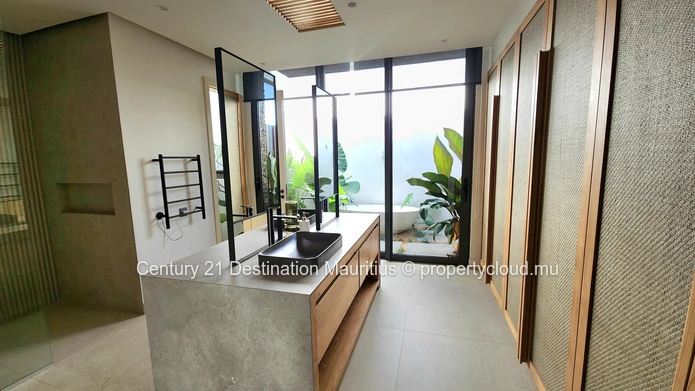 The Pinnacle of Estate Living