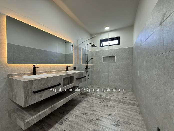 Contemporary 4-Bedroom Villa With Private Pool And 80 Sqm Rooftop – Cap Malheureux