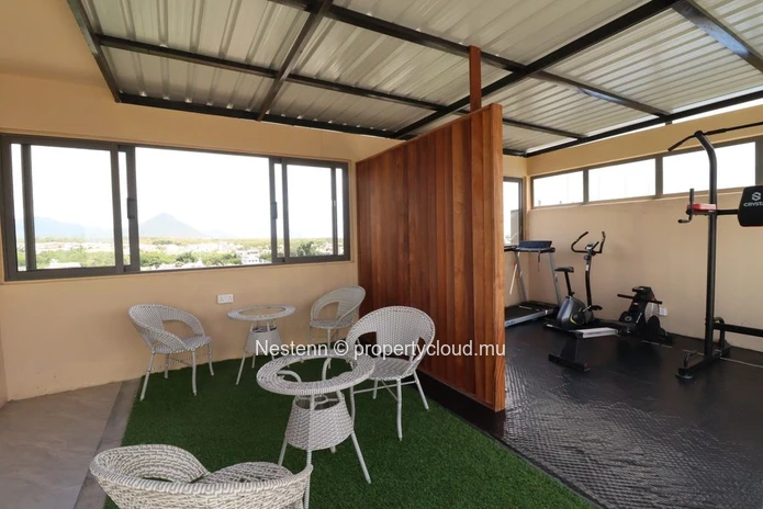 Modern Coastal Living – Elegant Fully Furnished Apartment at 3 mins from Flic en Flac Beach