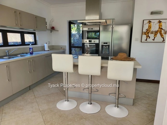 Villa RES à Vendre à Pointe aux Piments – 3 Chambres en Suite