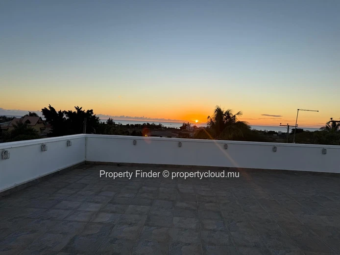 Spacious 4-Bedroom Family Home in Tamarin