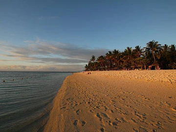 Incredible 4 bedroom villa with direct beach access