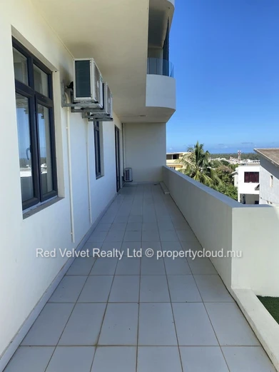 Appartement 3 Chambres à Louer – Flic en Flac | Vue sur Océan | Rs 45,000