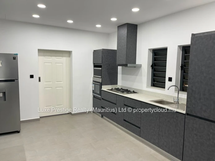 Villa de Luxe 4 Chambres avec Piscine Privée à Grand Baie | Résidence Sécurisée | Idéale pour les Familles et Expatriés