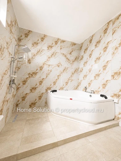 Villa À Vendre – Grand Baie, Chemin Vingt Pieds
