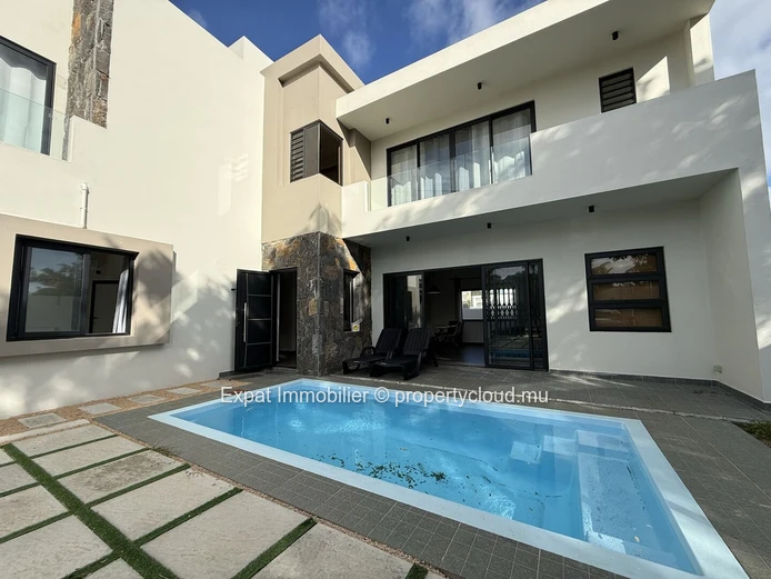 Contemporary 4-Bedroom Villa With Private Pool And 80 Sqm Rooftop – Cap Malheureux