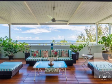 For sale 2/3 bedroom sea view penthouse in Tamarin
