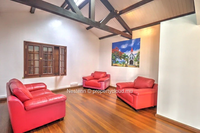 Prestigious property ideal for a head office or offices