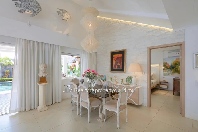 Élégante villa avec Piscine Privée à Vendre à Grand Baie, Île Maurice