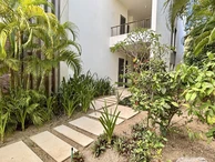 Gorgeous 3 bedroom ground floor apartment with its own private garden 