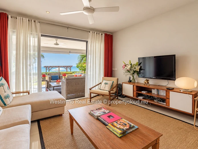 Appartement en rez-de-jardin avec vue mer dans une résidence pieds dans l'eau à louer à Tamarin