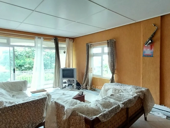 3 bedroom fully furnished apartment long term rental rue lees curepipe 