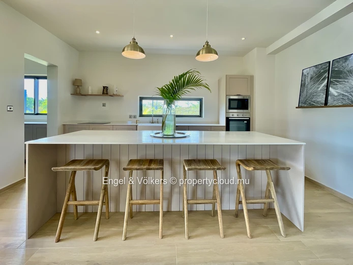 Modern Living in Mont Choisy – 3-Bedroom Villa with Pool