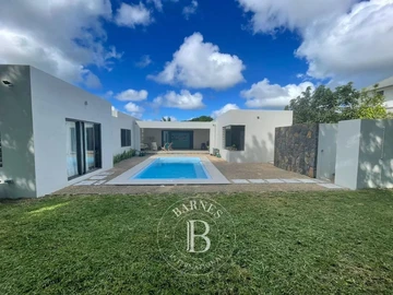 GROS BOIS – Single-storey family home with pool– 4 bedrooms