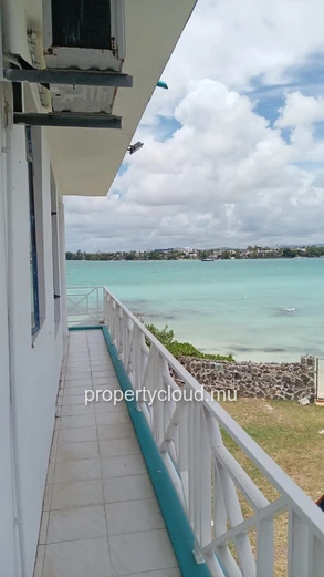 A LOUER Villa Pieds dans l'eau /POINTE AUX CANNONIERS