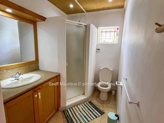 Villa rénovée de 4 chambres avec piscine privée et jardin