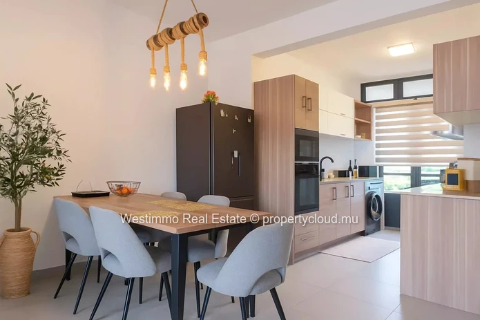 3-bedroom apartment for sale, 100m² in Flic en Flac with an unobstructed view