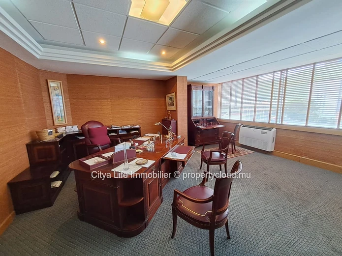 Bureau de 377 m²