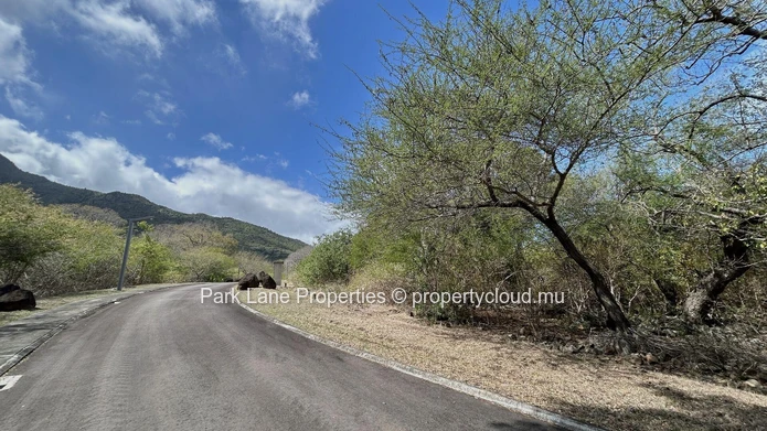 1,696 m² Plot in the Gated Estate Domaine de Palmyre with Stunning Mountain Views